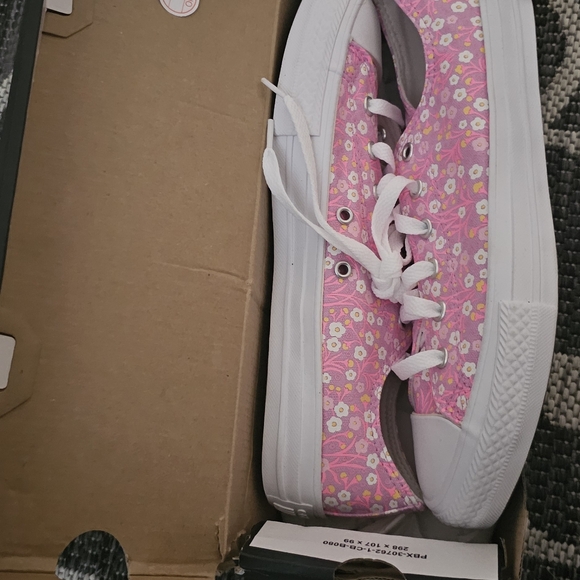 Converse - Picture 4 of 6